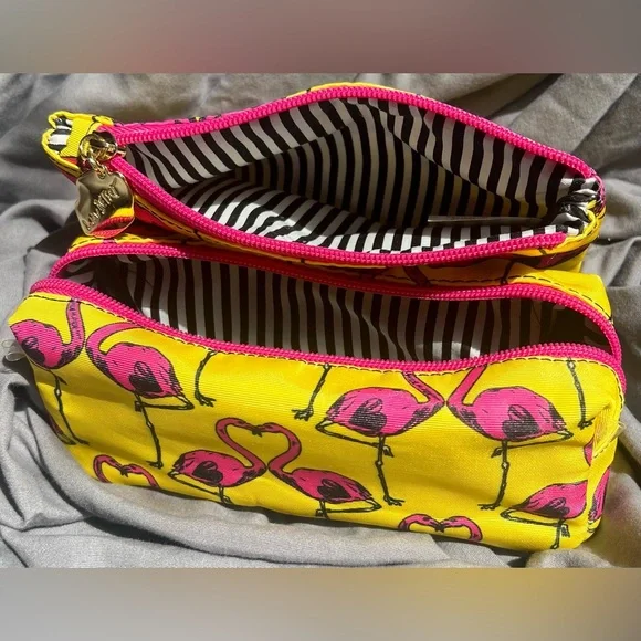 Betsey Johnson Flamingo 2 piece Cosmetic Makeup Bag Set - Picture 3 of 7